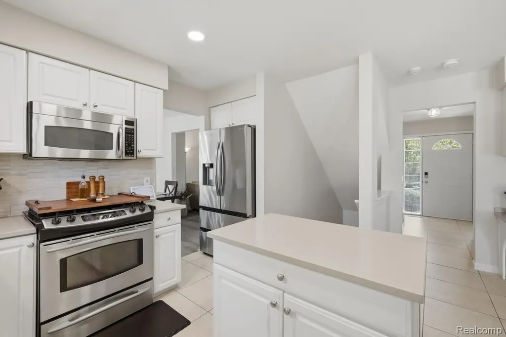 46604 Aarons Way Canton Charter Township MI 48188