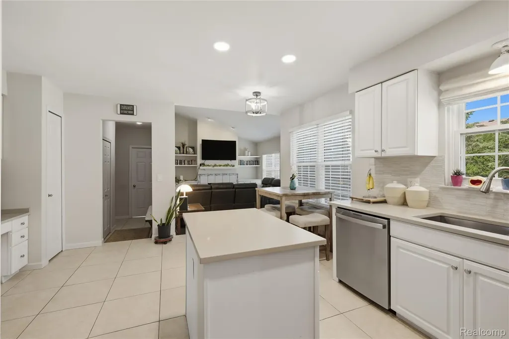 46604 Aarons Way Canton Charter Township MI 48188