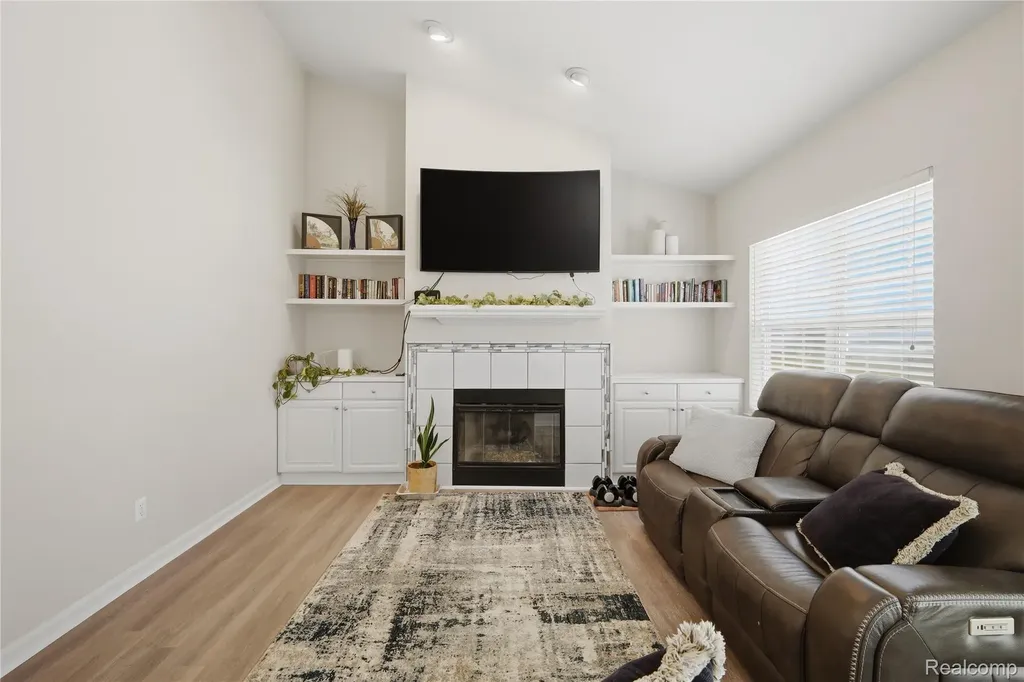46604 Aarons Way Canton Charter Township MI 48188