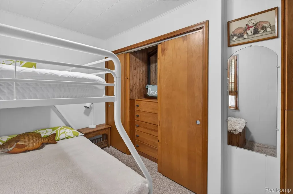 952 Wyman Drive Waterford Charter Township MI 48328
