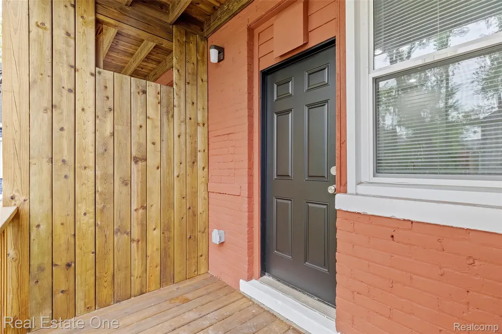 2282 Belvidere Street Detroit City MI 48214