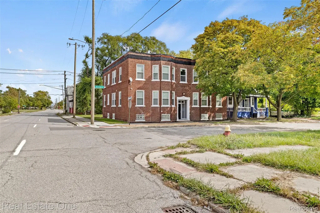 2282 Belvidere Street Detroit City MI 48214