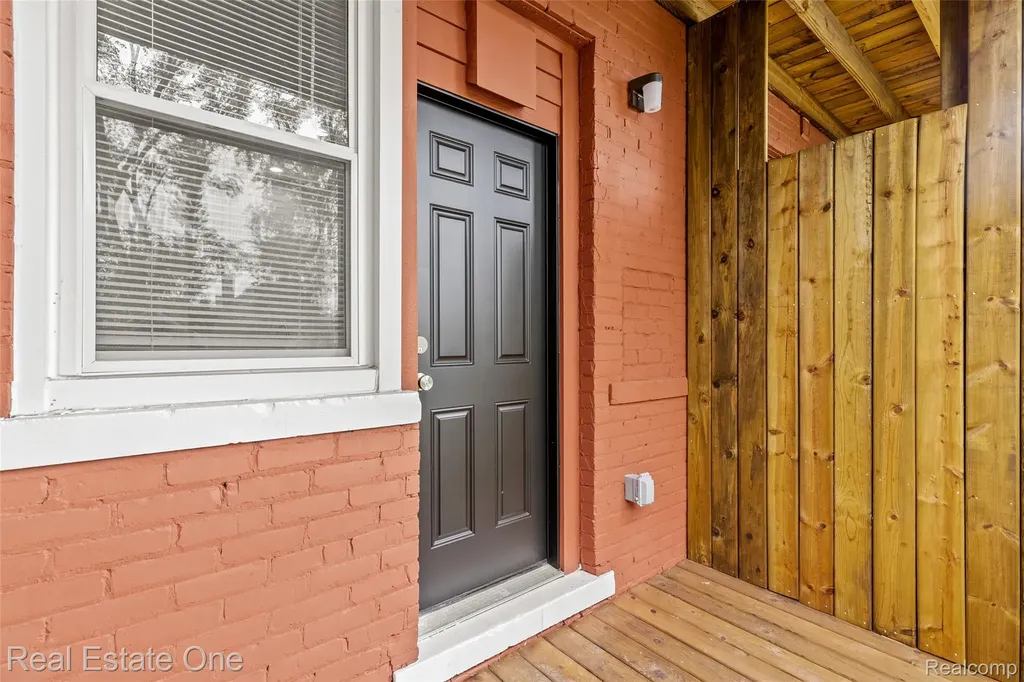 2282 Belvidere Street Detroit City MI 48214