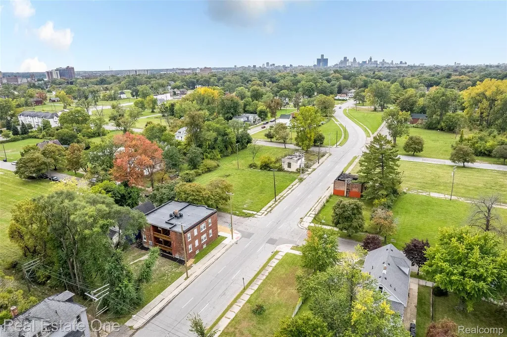2282 Belvidere Street Detroit City MI 48214