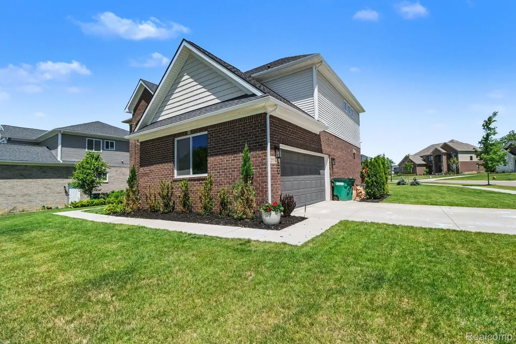 5531 Morgan Lake Drive Independence Charter Township MI 48348