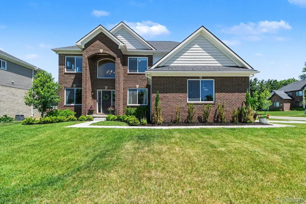 5531 Morgan Lake Drive Independence Charter Township MI 48348