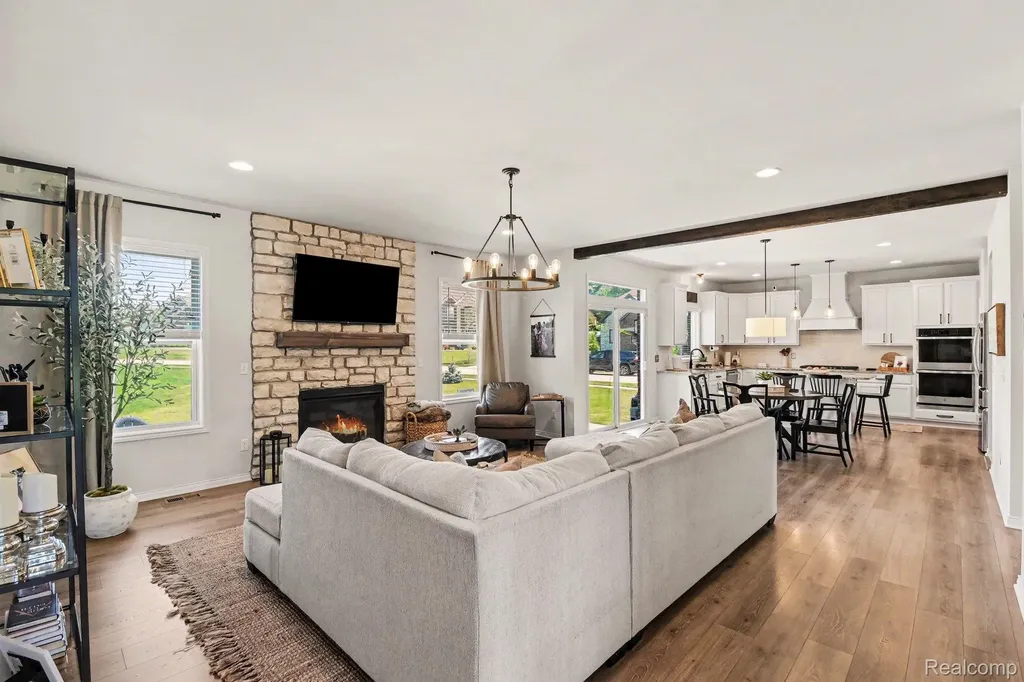 5531 Morgan Lake Drive Independence Charter Township MI 48348