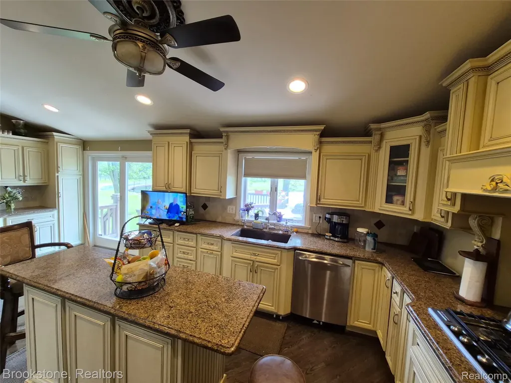 5910 Spring Valley Lane Dryden Township MI 48428