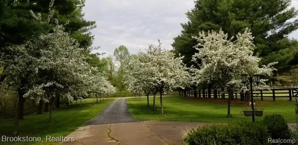 5910 Spring Valley Lane Dryden Township MI 48428
