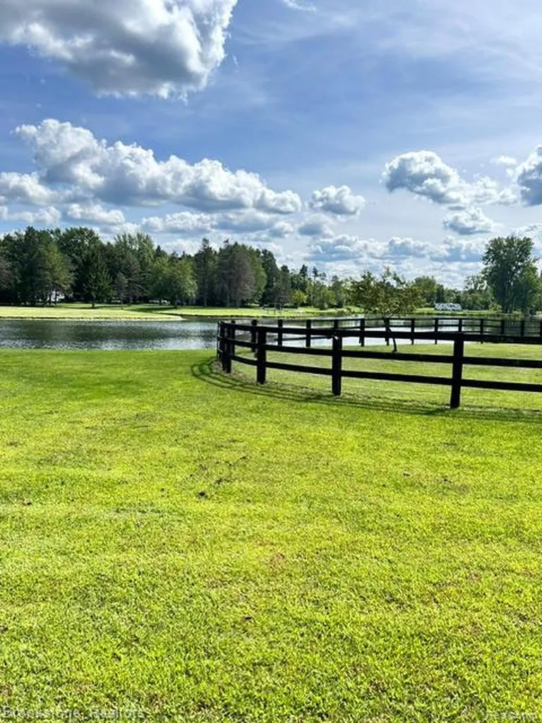 5910 Spring Valley Lane Dryden Township MI 48428