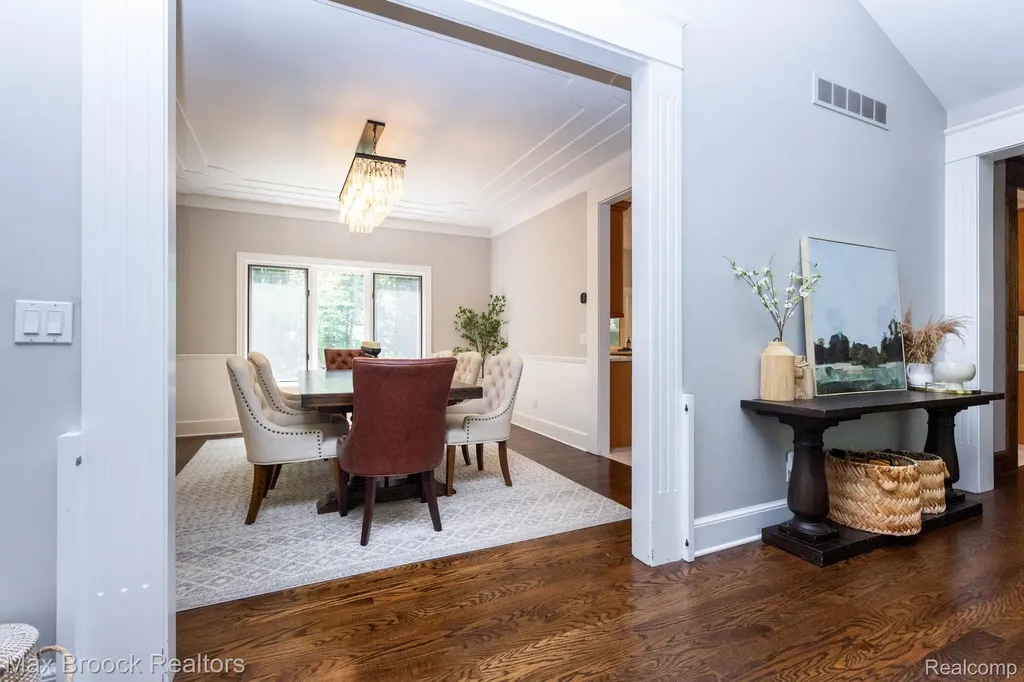 6604 College Park Drive Springfield Charter Township MI 48346