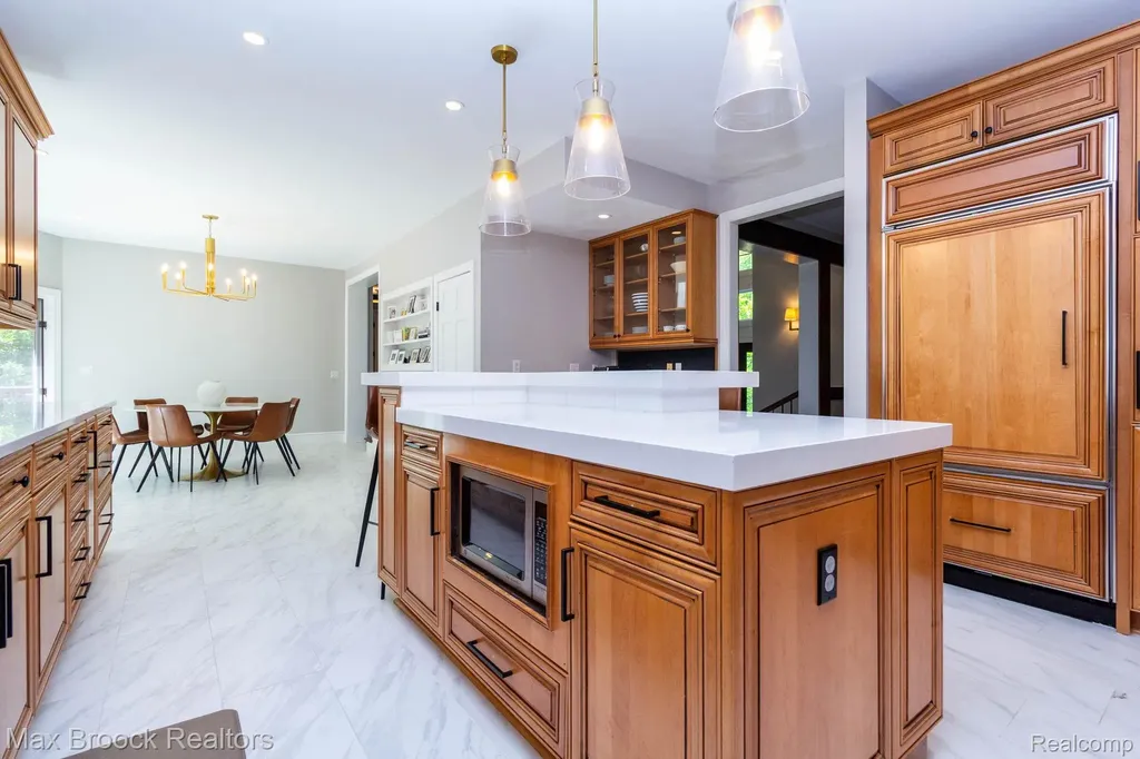 6604 College Park Drive Springfield Charter Township MI 48346