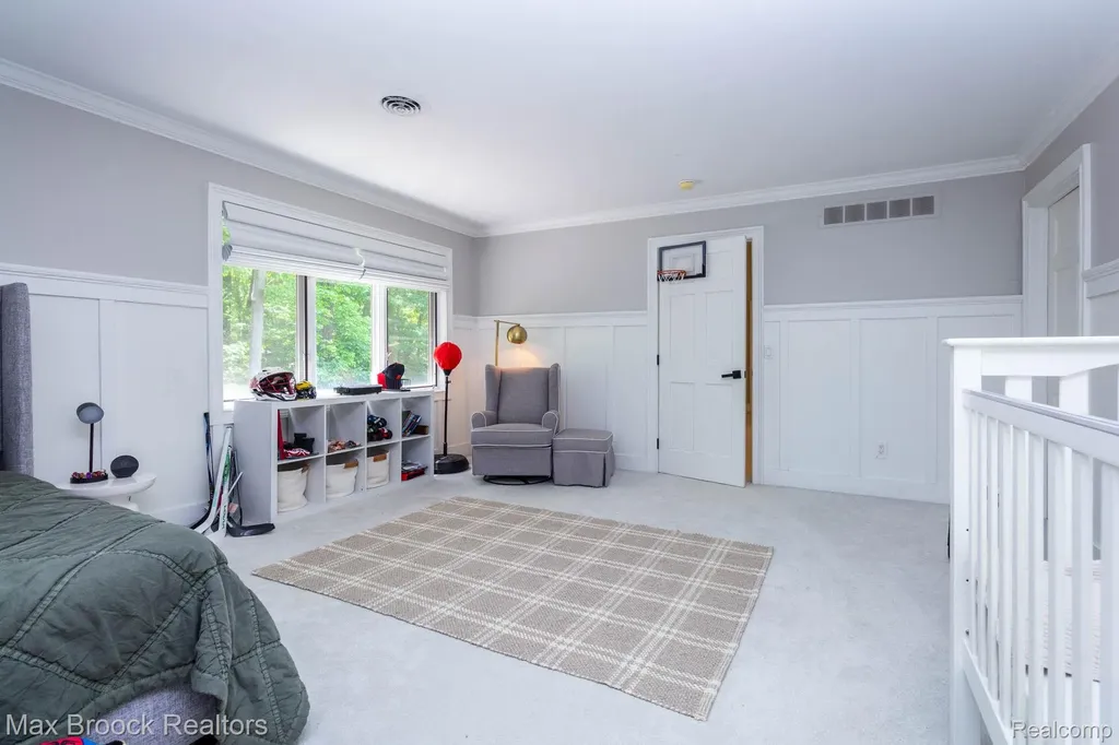 6604 College Park Drive Springfield Charter Township MI 48346