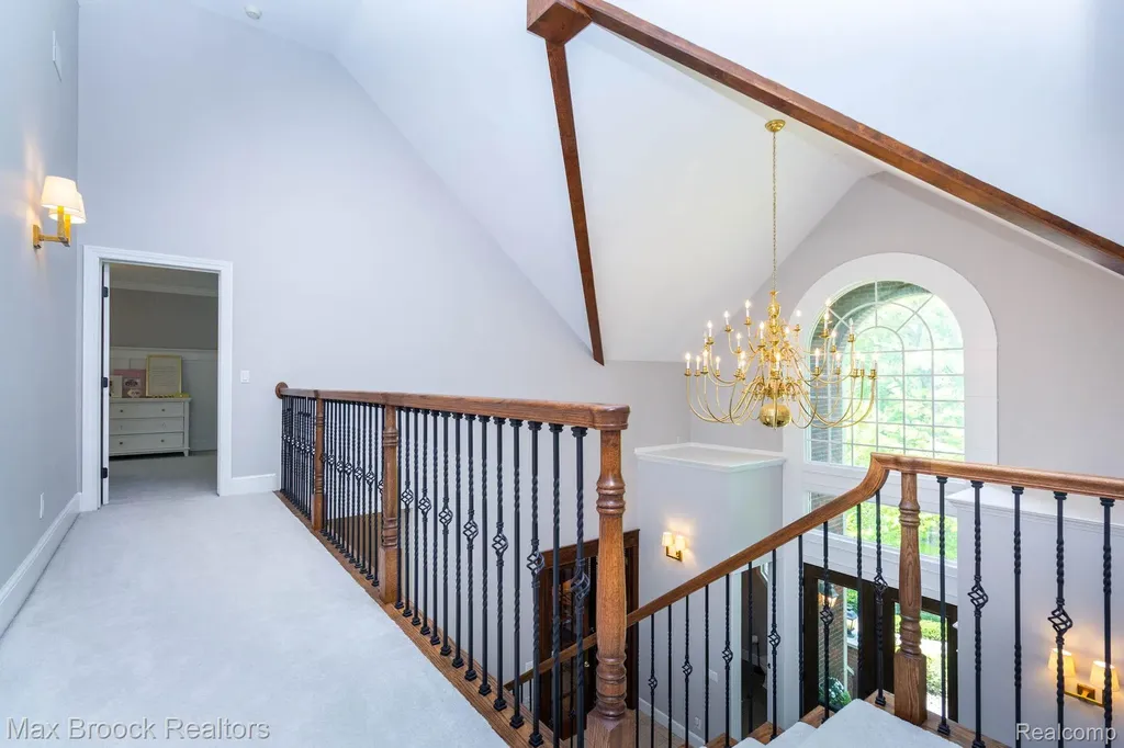 6604 College Park Springfield Charter Township MI 48346
