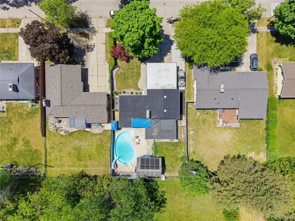 1112 E Washburn Place Saginaw City MI 48602