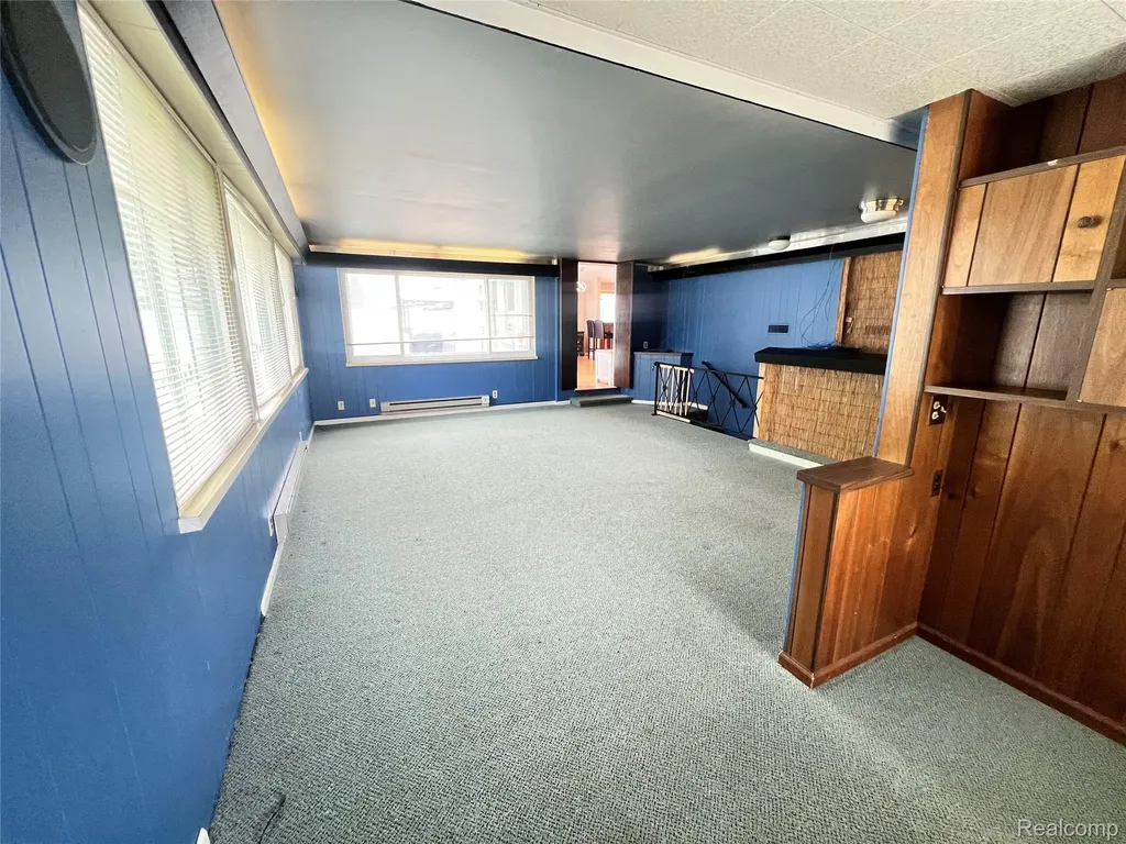 1112 E Washburn Place Saginaw City MI 48602