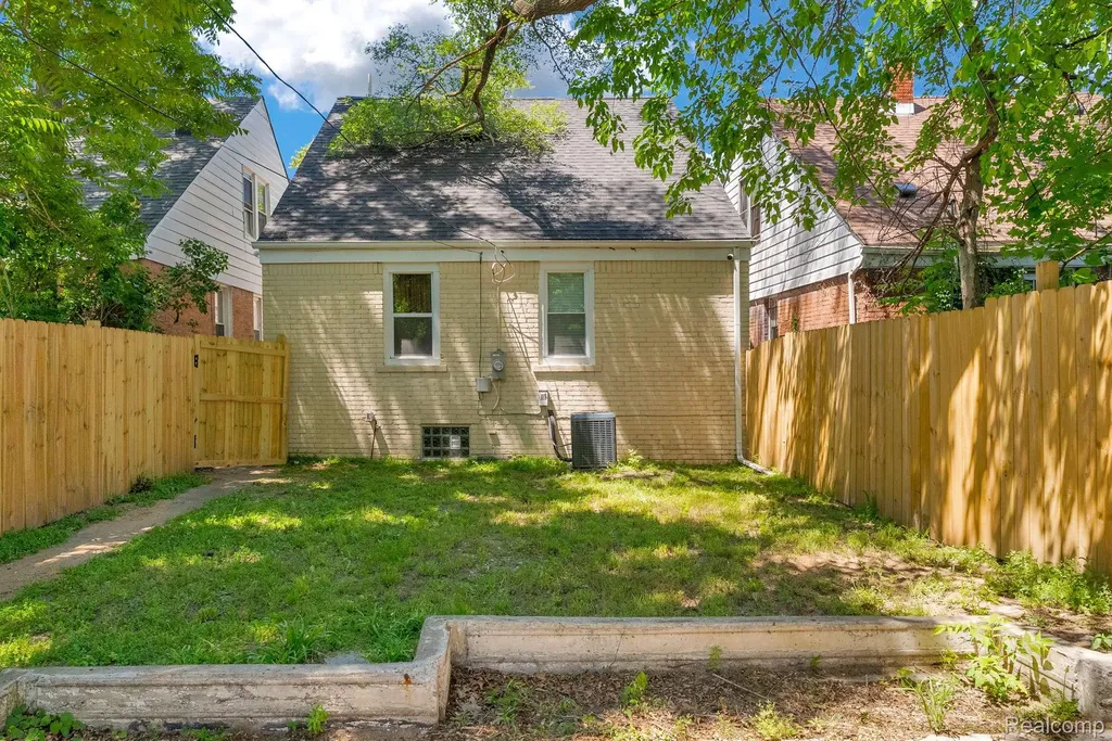 16646 Turner Street Detroit City MI 48221