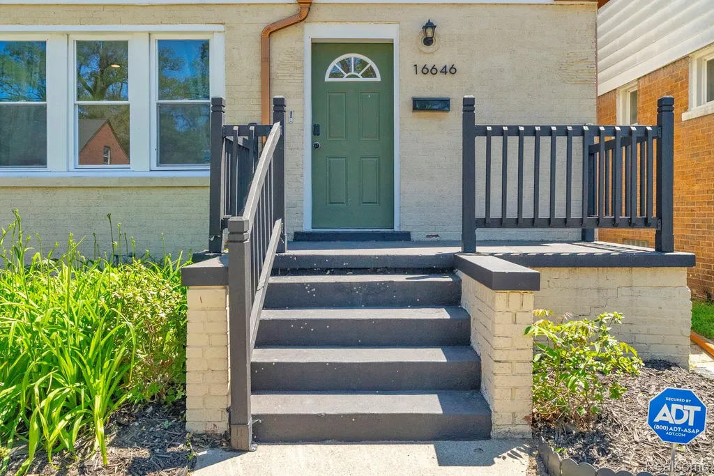 16646 Turner Street Detroit City MI 48221
