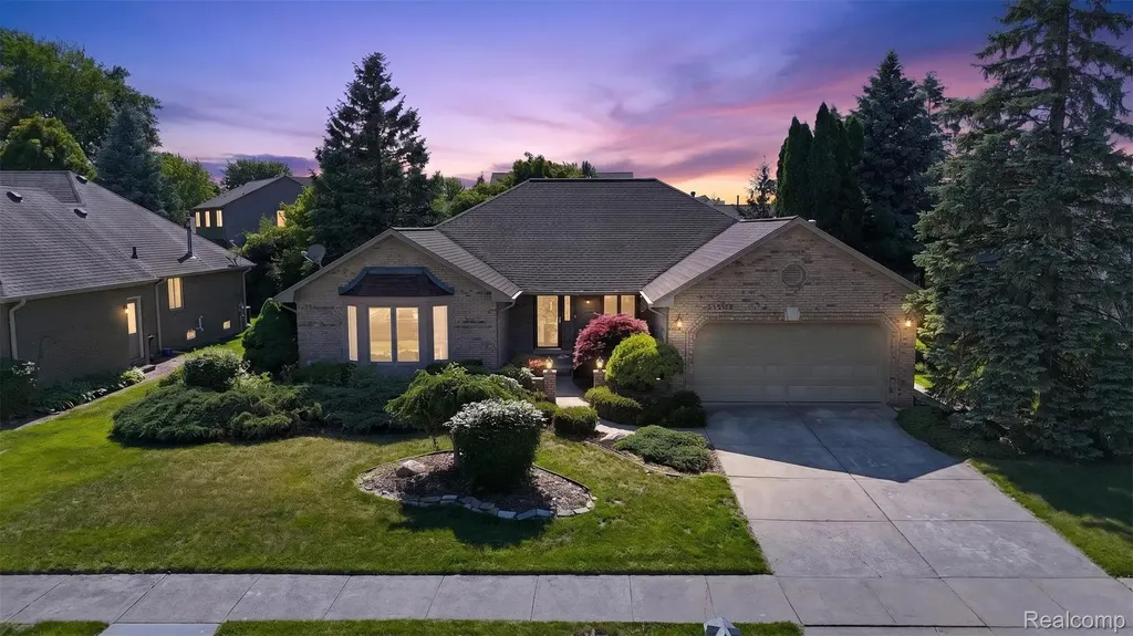41599 Red Oak Drive Sterling Heights City MI 48314