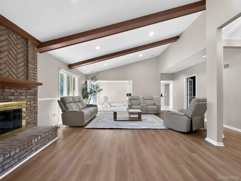41599 Red Oak Drive Sterling Heights City MI 48314