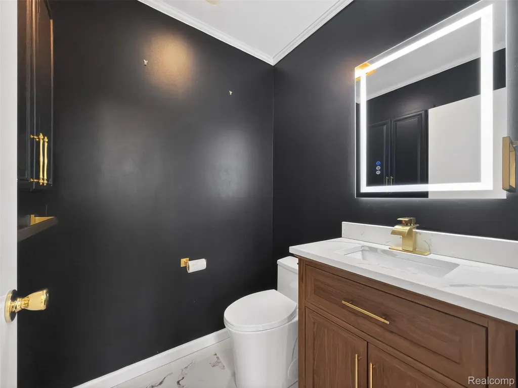41599 Red Oak Drive Sterling Heights City MI 48314