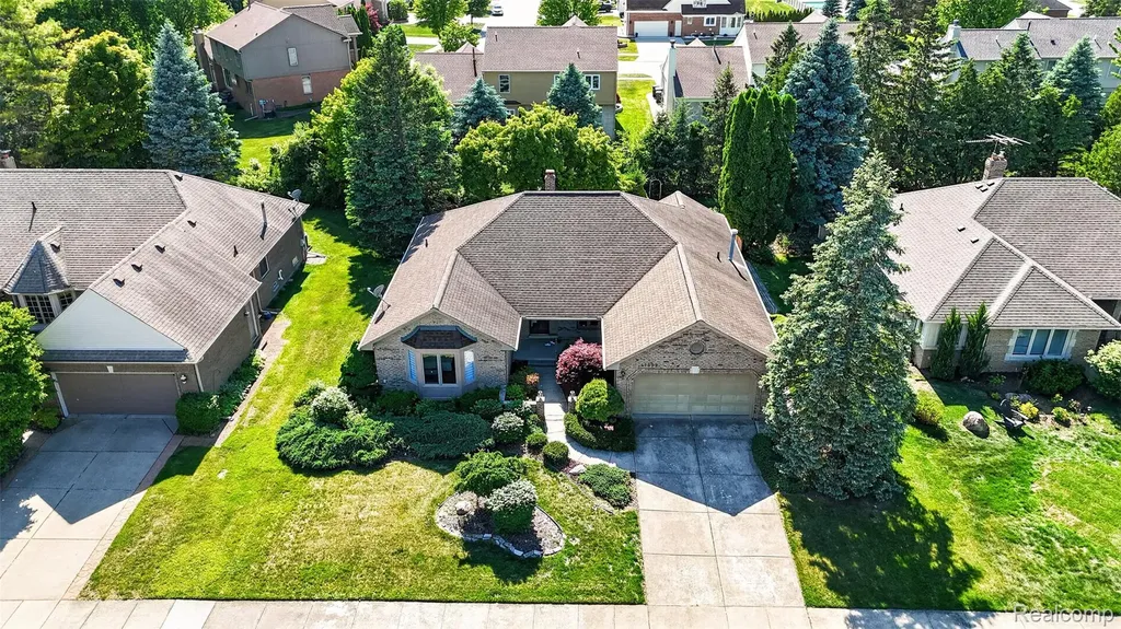 41599 Red Oak Drive Sterling Heights City MI 48314