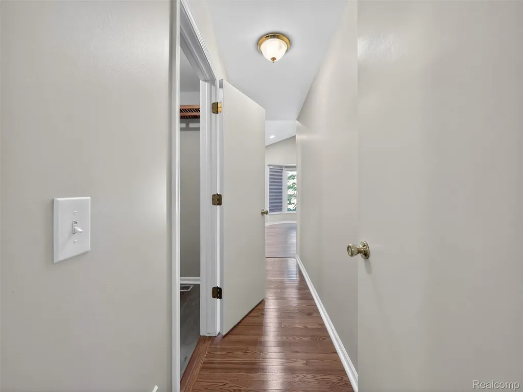 41599 Red Oak Drive Sterling Heights City MI 48314