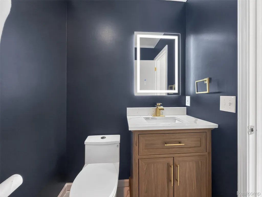 41599 Red Oak Drive Sterling Heights City MI 48314