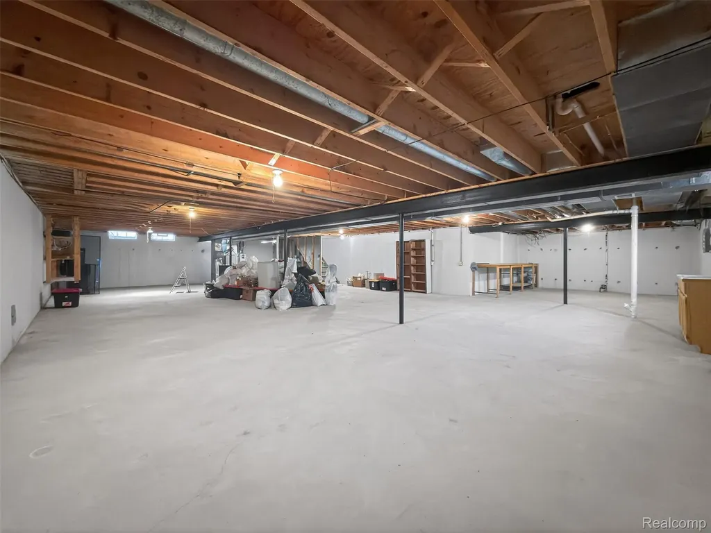 41599 Red Oak Drive Sterling Heights City MI 48314