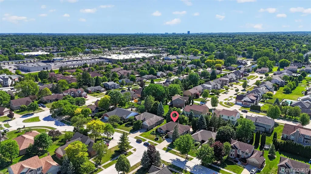 41599 Red Oak Drive Sterling Heights City MI 48314