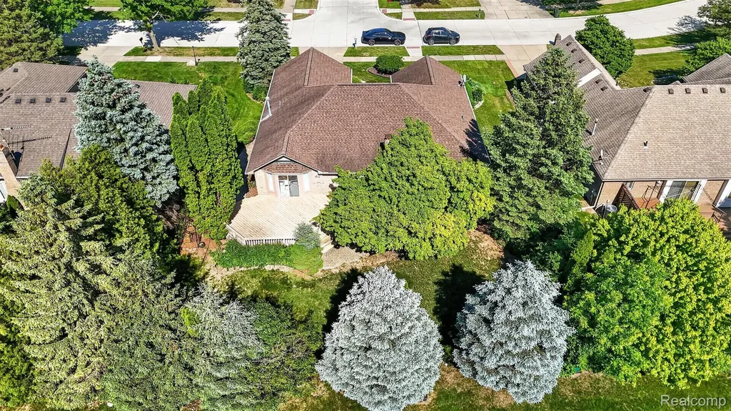 41599 Red Oak Drive Sterling Heights City MI 48314