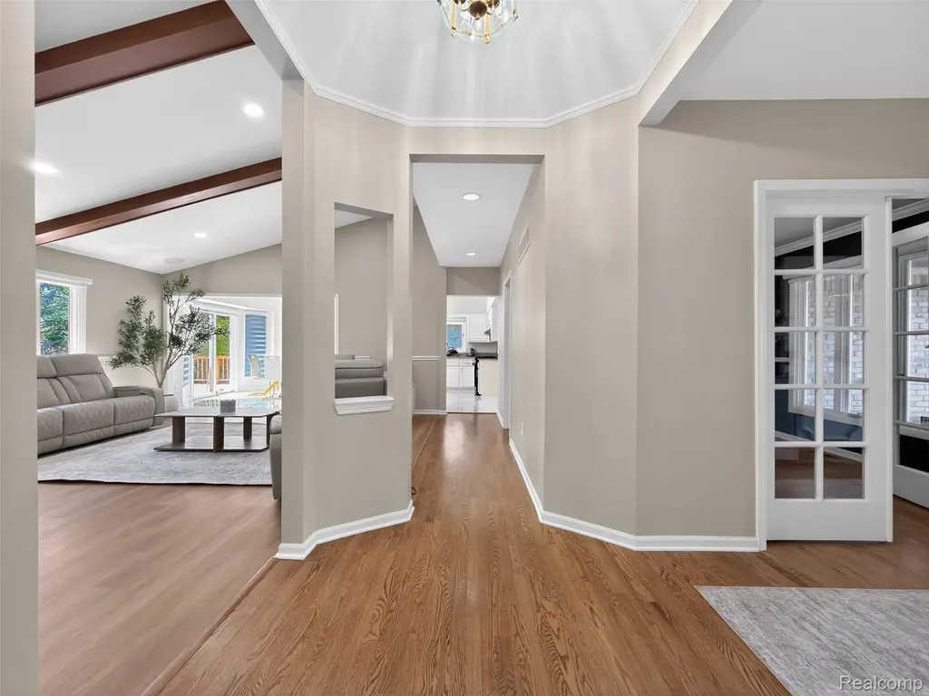 41599 Red Oak Drive Sterling Heights City MI 48314