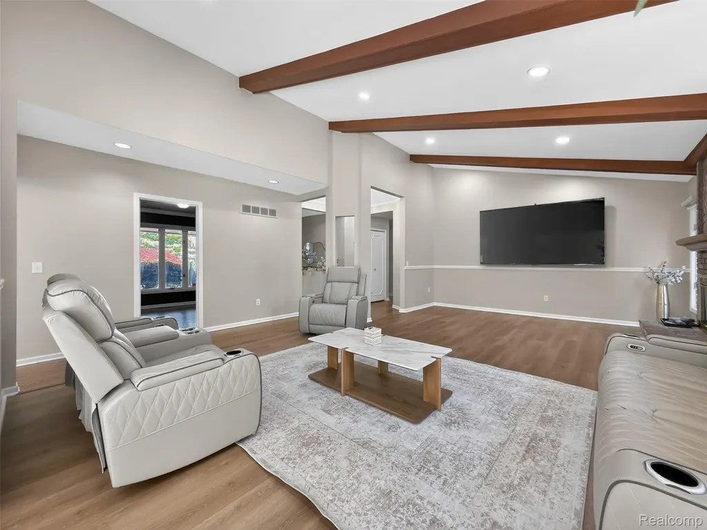 41599 Red Oak Drive Sterling Heights City MI 48314