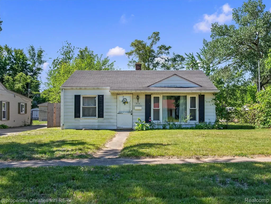 35751 Glen Street Westland City MI 48186