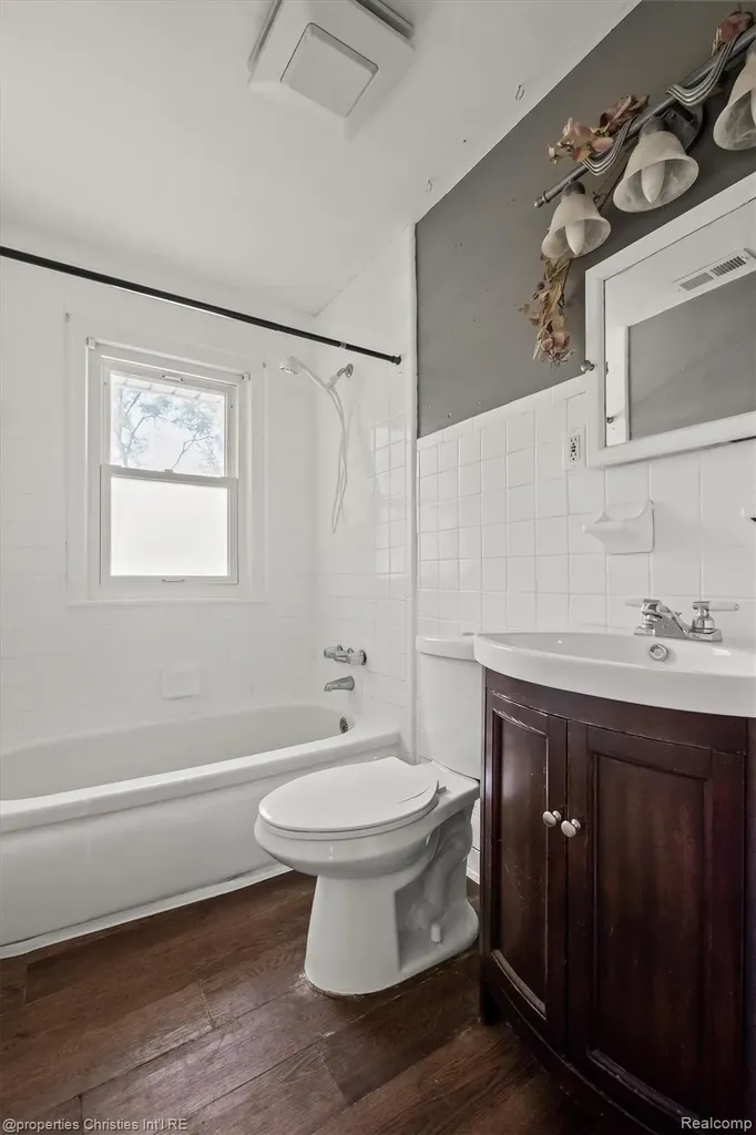 35751 Glen Street Westland City MI 48186