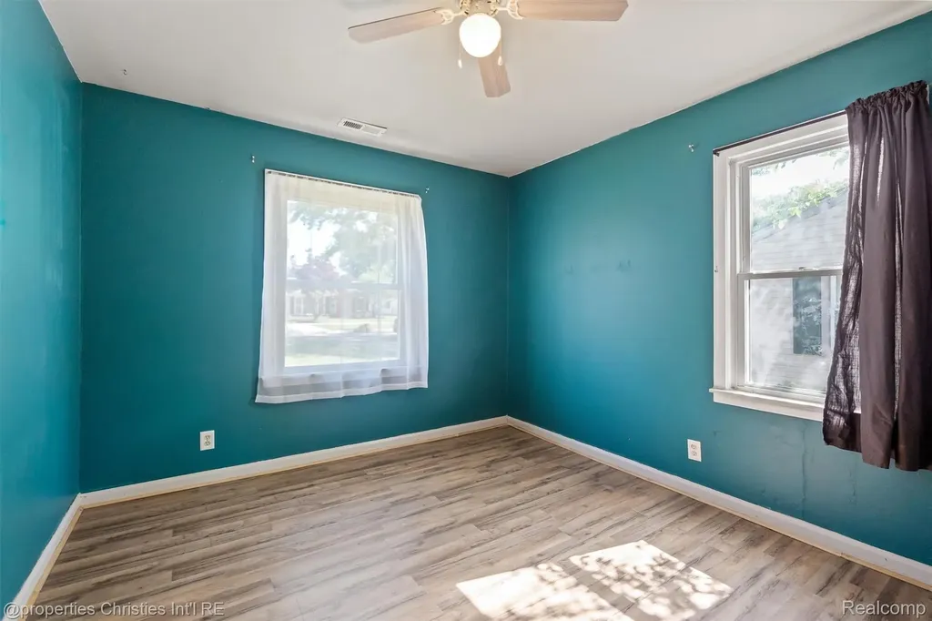 35751 Glen Street Westland City MI 48186