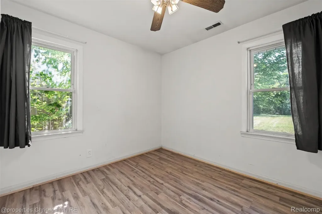 35751 Glen Street Westland City MI 48186