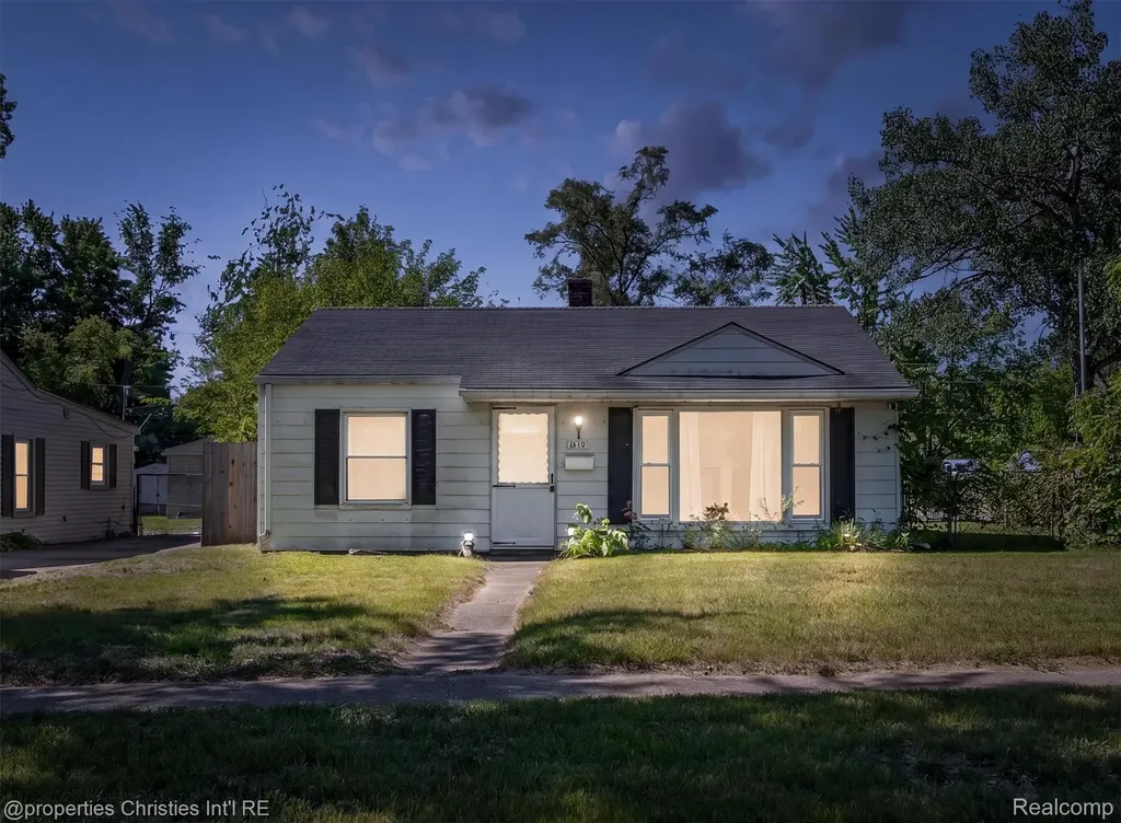 35751 Glen Street Westland City MI 48186