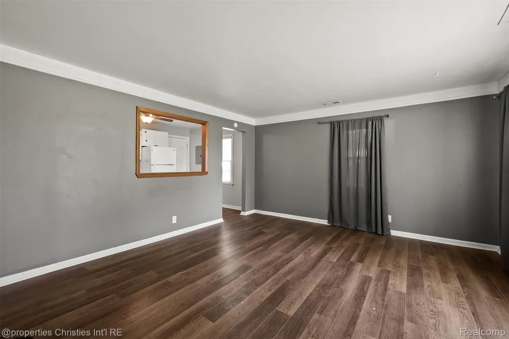 35751 Glen Street Westland City MI 48186