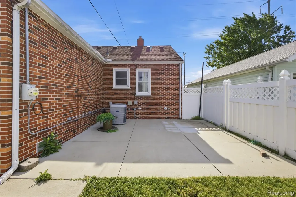 1130 Electric Street Wyandotte City MI 48192