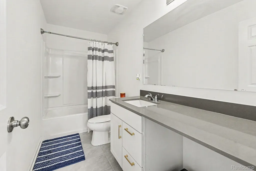 58648 Losino Drive Lyon Charter Township MI 48178