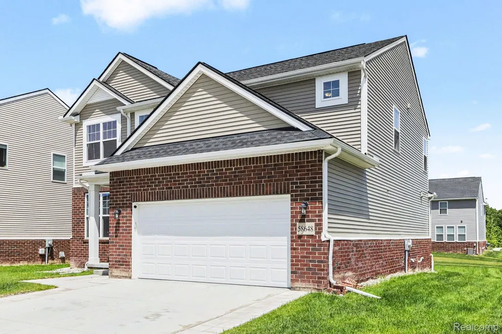 58648 Losino Drive Lyon Charter Township MI 48178
