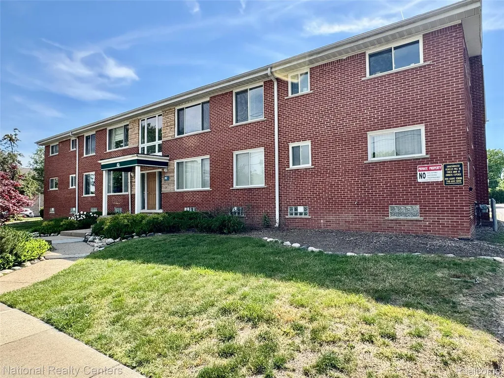 361 N Eton Street Birmingham City MI 48009