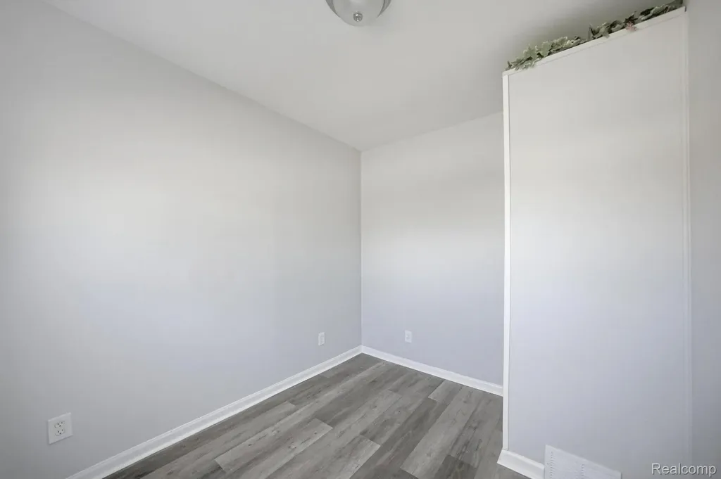 14890 Collinson Avenue Eastpointe City MI 48021