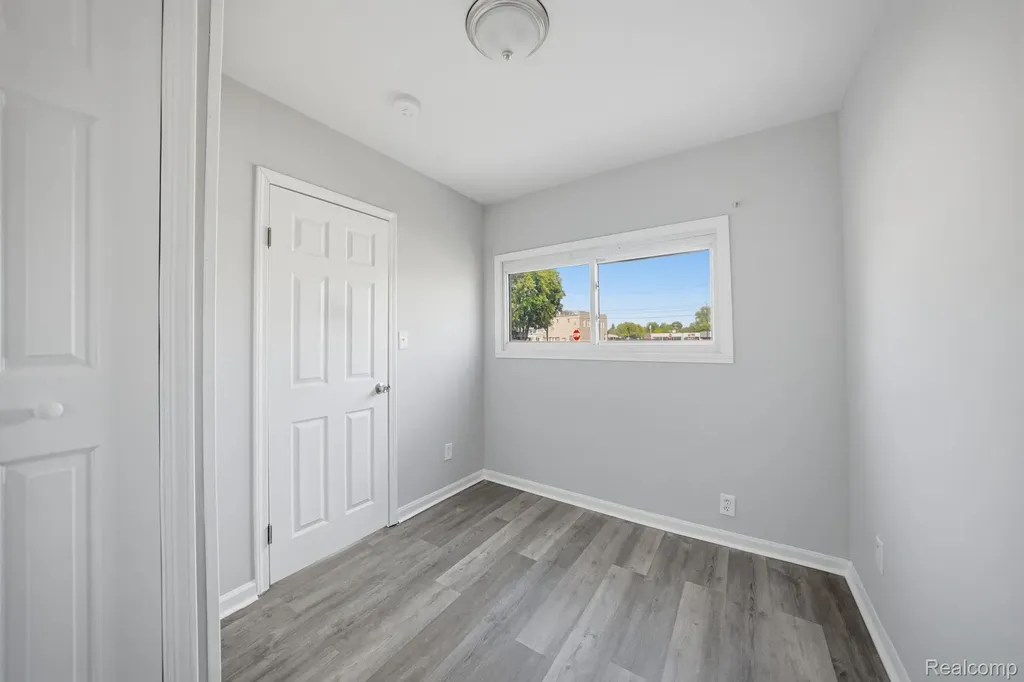 14890 Collinson Avenue Eastpointe City MI 48021