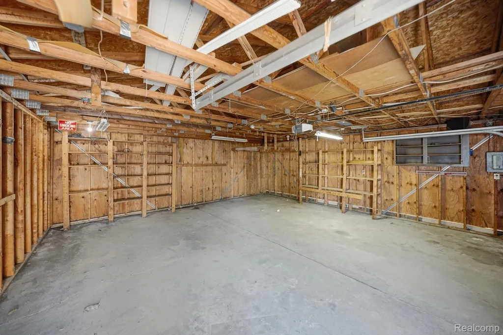 14890 Collinson Avenue Eastpointe City MI 48021