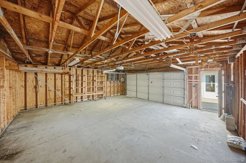 14890 Collinson Avenue Eastpointe City MI 48021