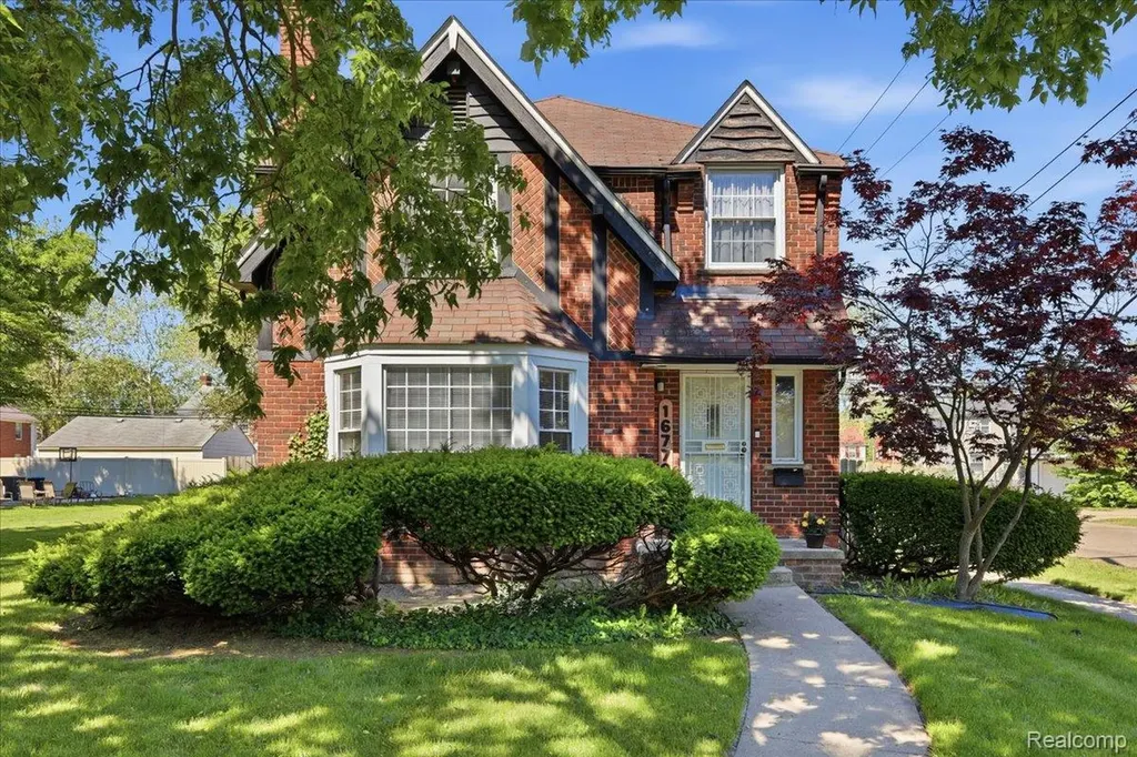 16779 Greenview Avenue Detroit City MI 48219