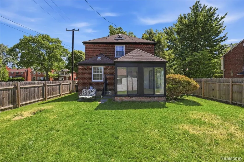 16779 Greenview Avenue Detroit City MI 48219