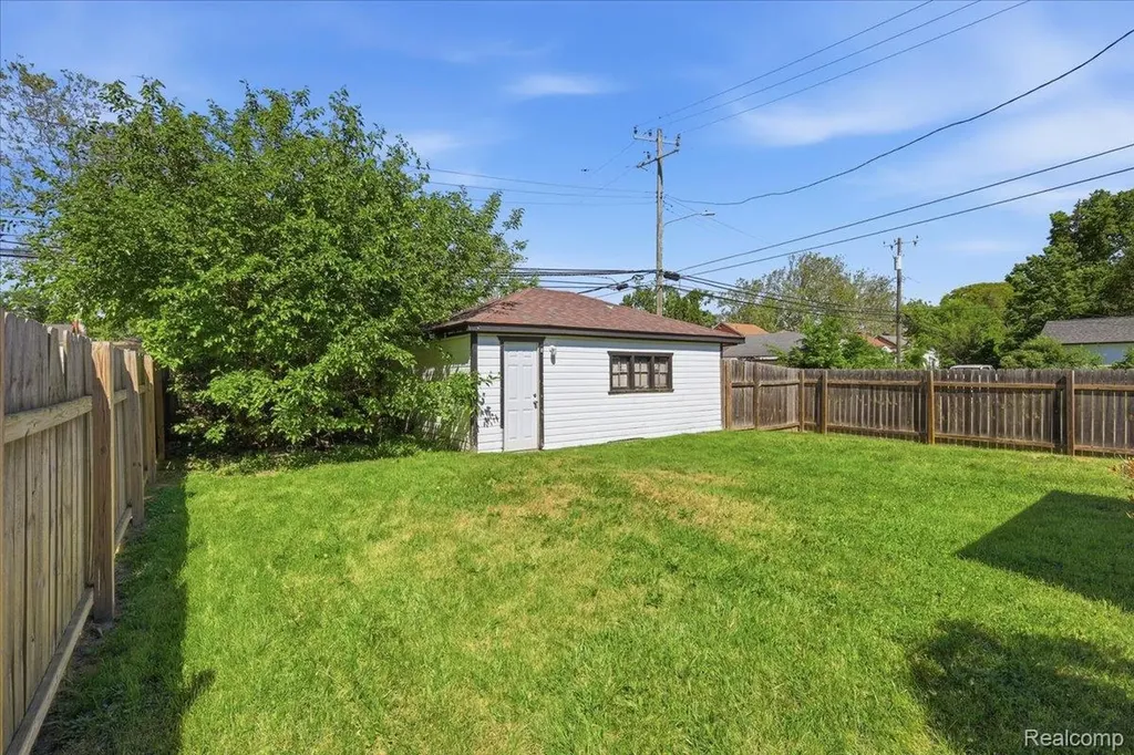 16779 Greenview Avenue Detroit City MI 48219